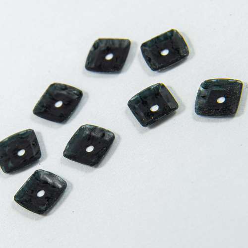 (Loose) Shaped black qatinated square cup sequin 5mm