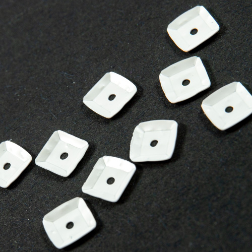(Loose) Shaped white square cup sequin 5mm