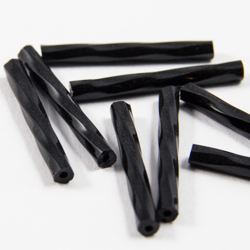 0242 Bugle twisted black opaque 20mm (loose)