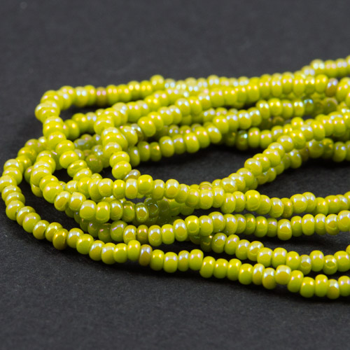 0258 Half hank 13/0 sead bead opaque olive AB