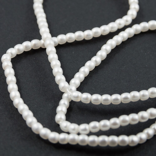 PR07. Round bead mat satin white 2mm