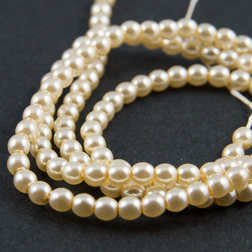 PR16. Round bead shiny cream 3mm