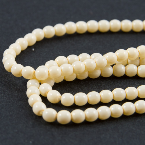 PR23. Round bead shiny eggshell 3mm