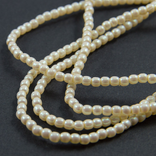 PR12. Perles rondes couleur perle 2mm