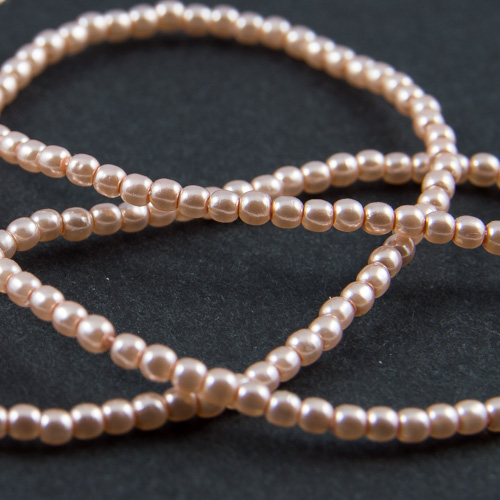 PR35. Round bead shiny desert sand 2mm