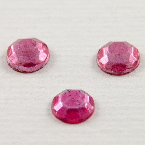 V22. Pierres à coudre 7mm rose