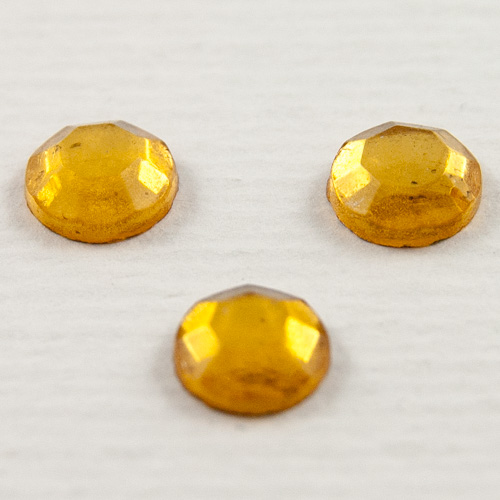 V27. Sunflower sew-on stones 7mm